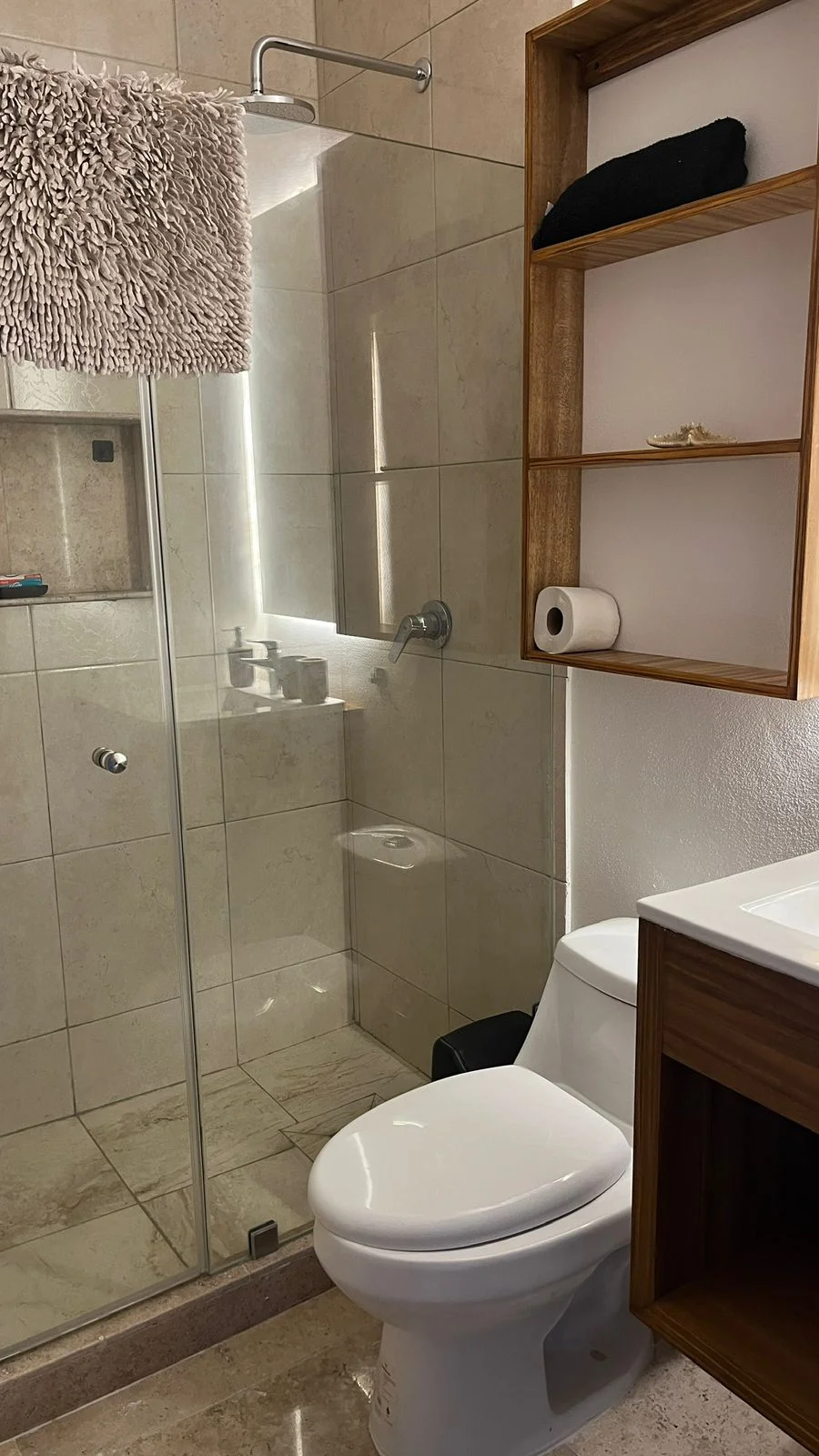 Furnished Studio Apartment for Rent on Av 20