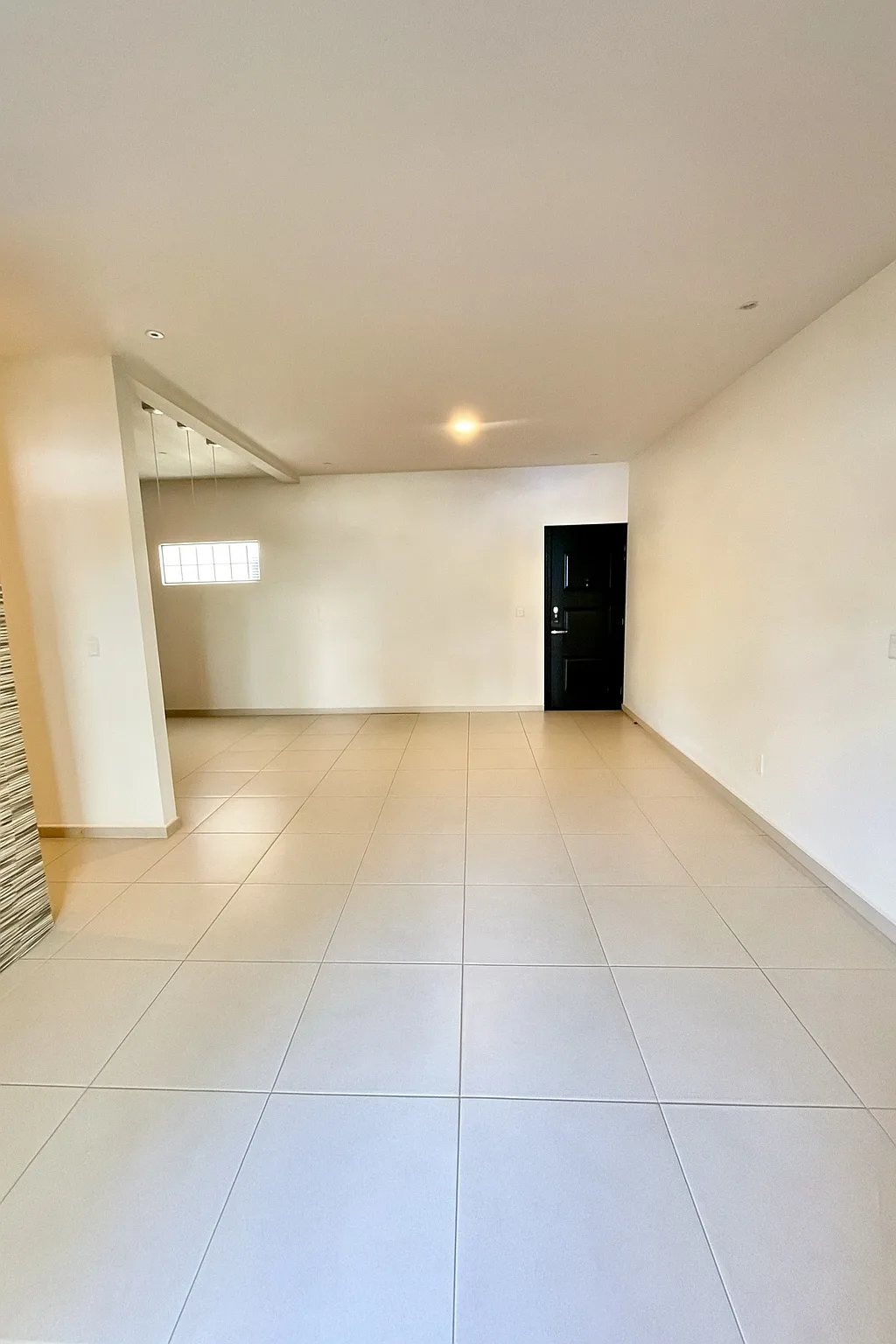 Unfurnished 3 Bedroom Apartment in Selvanova