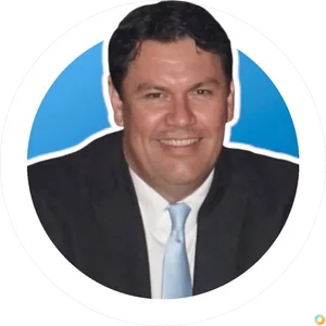 Leonel Benavides Salinas